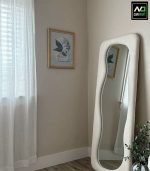 مراية بإطار مميز